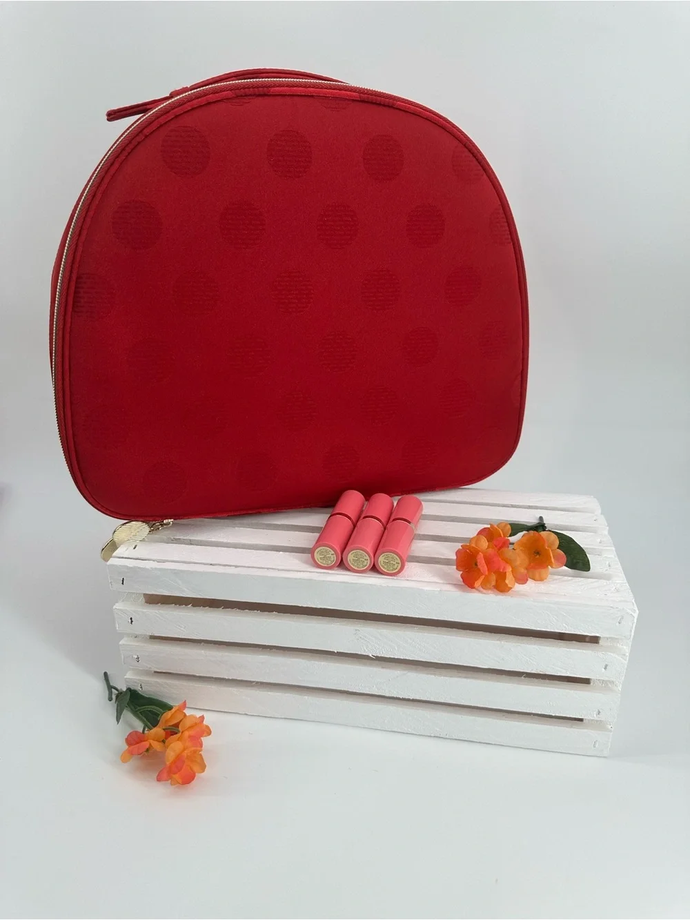 Estee Lauder set includes